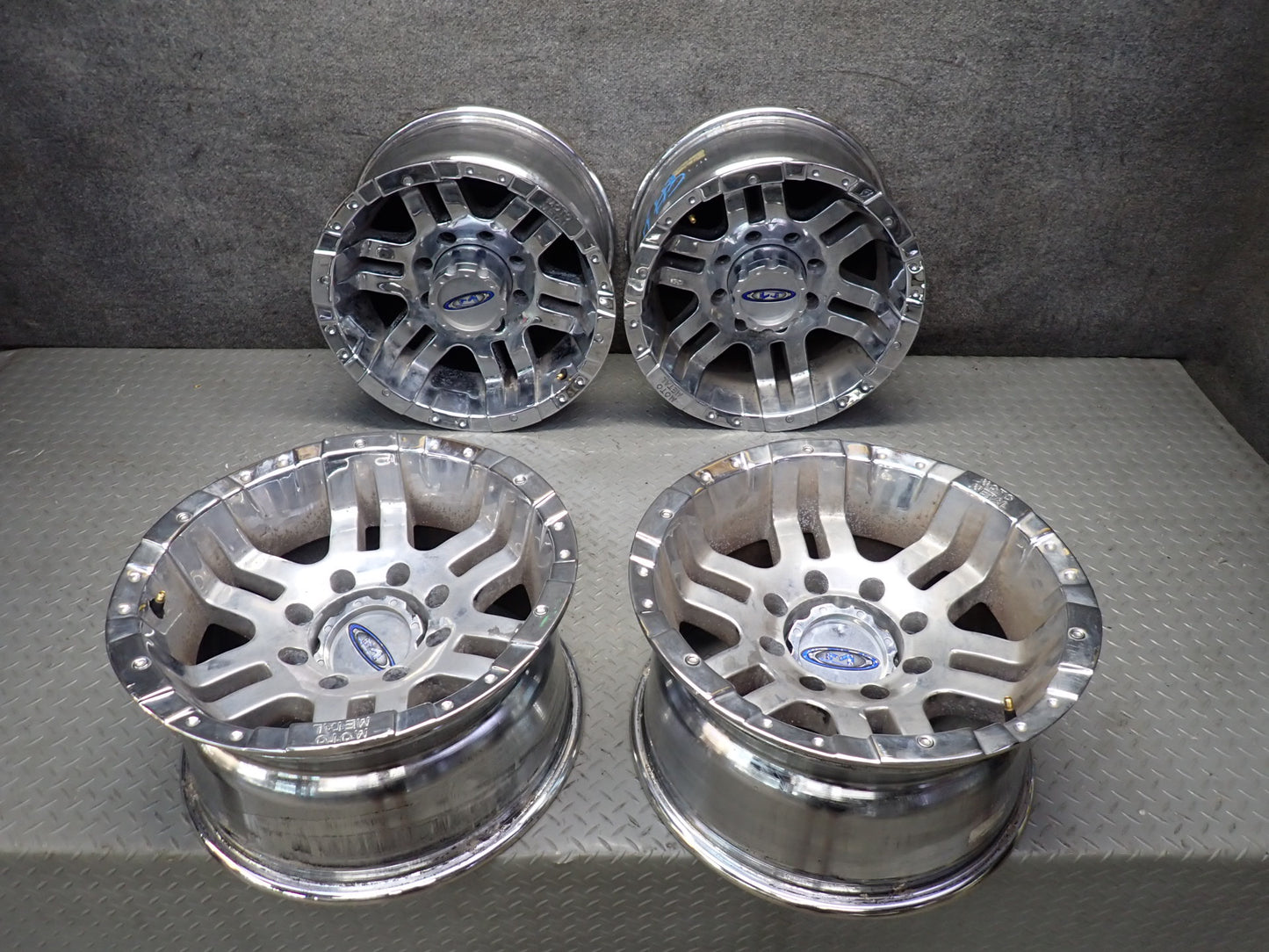 Moto Metal MO951 Chrome R17" Wheel Rim 17x9J 8x165.1 Set of 4