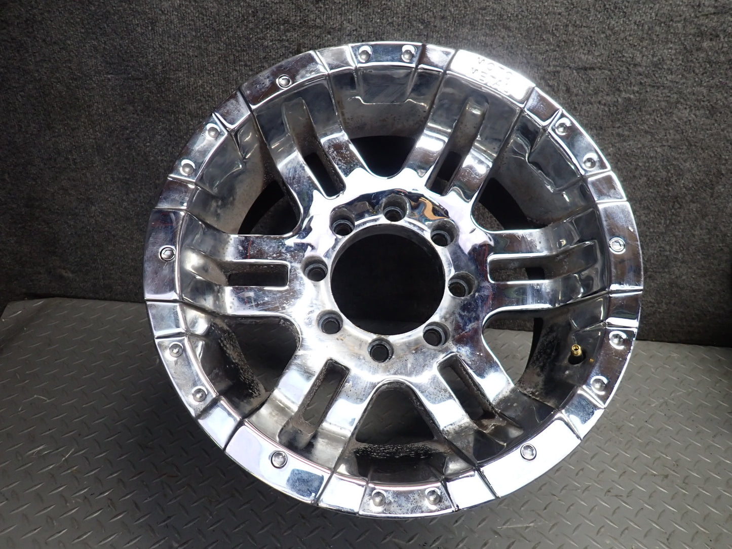 Moto Metal MO951 Chrome R17" Wheel Rim 17x9J 8x165.1 Set of 4
