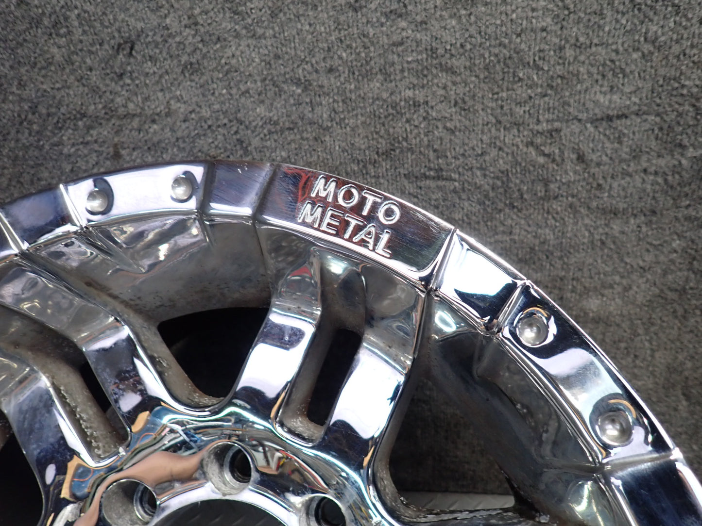 Moto Metal MO951 Chrome R17" Wheel Rim 17x9J 8x165.1 Set of 4