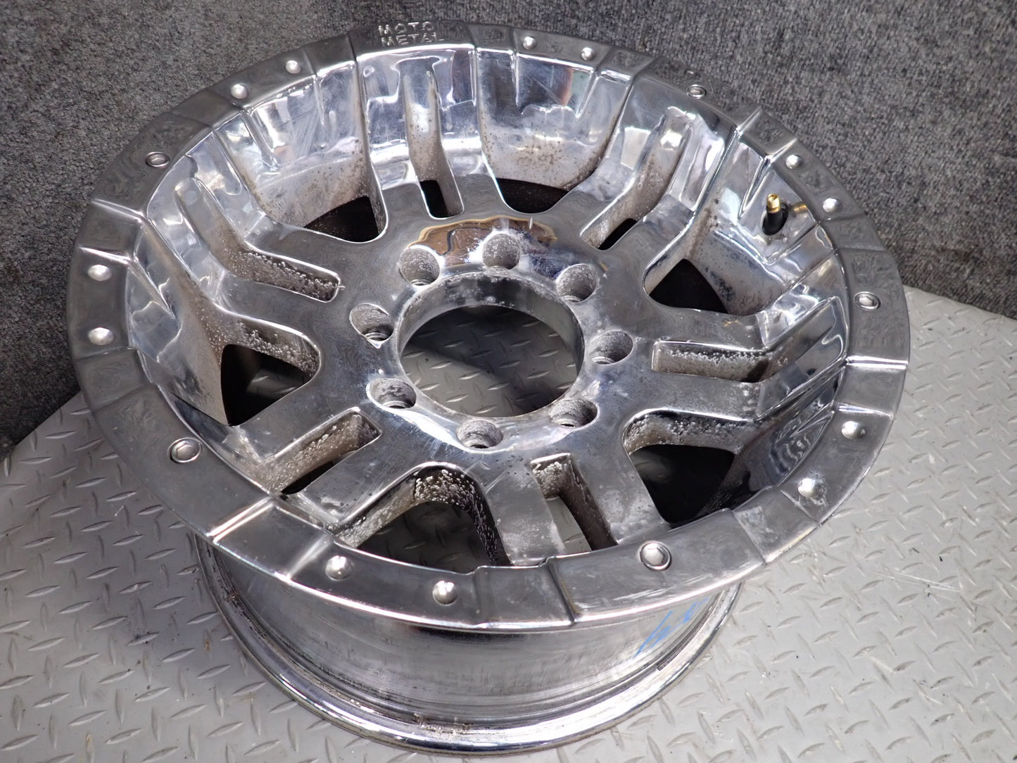 Moto Metal MO951 Chrome R17" Wheel Rim 17x9J 8x165.1 Set of 4