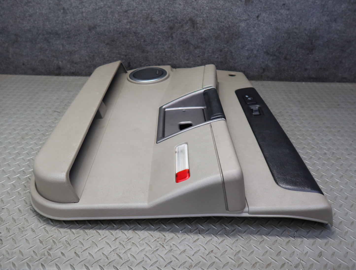 2003-2004 Hummer H2 Front Right Door Interior Trim Cover Panel Wheat