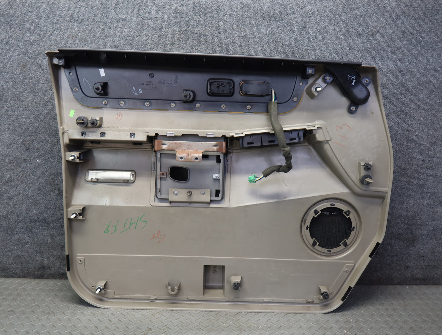 2003-2004 Hummer H2 Front Right Door Interior Trim Cover Panel Wheat