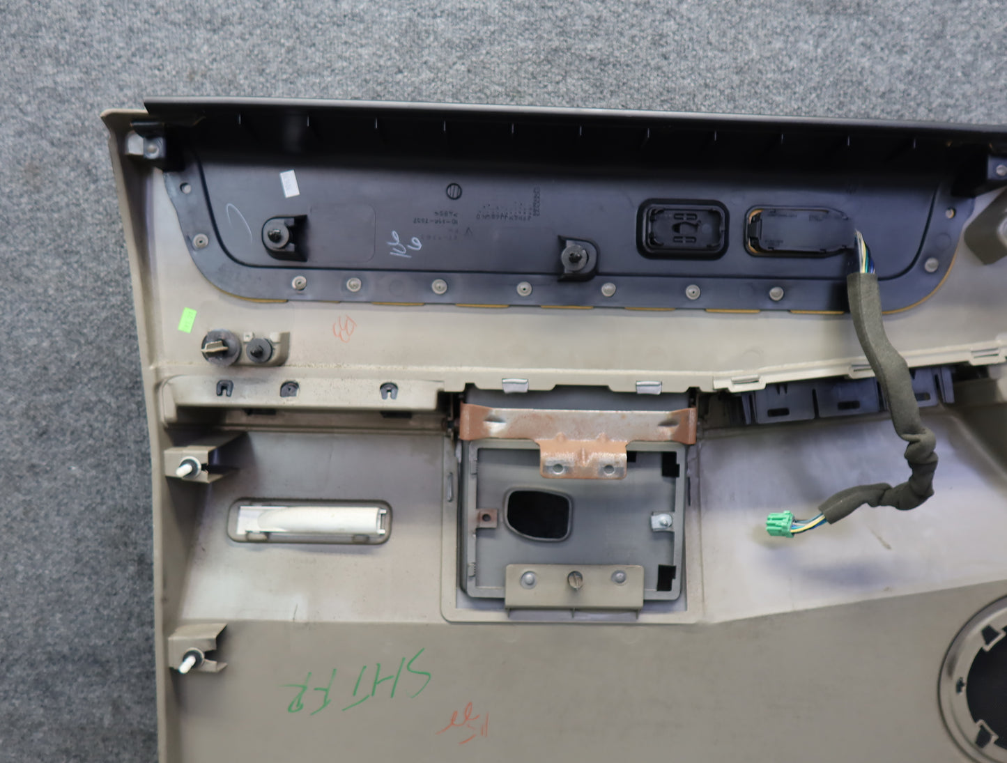 2003-2004 Hummer H2 Front Right Door Interior Trim Cover Panel Wheat