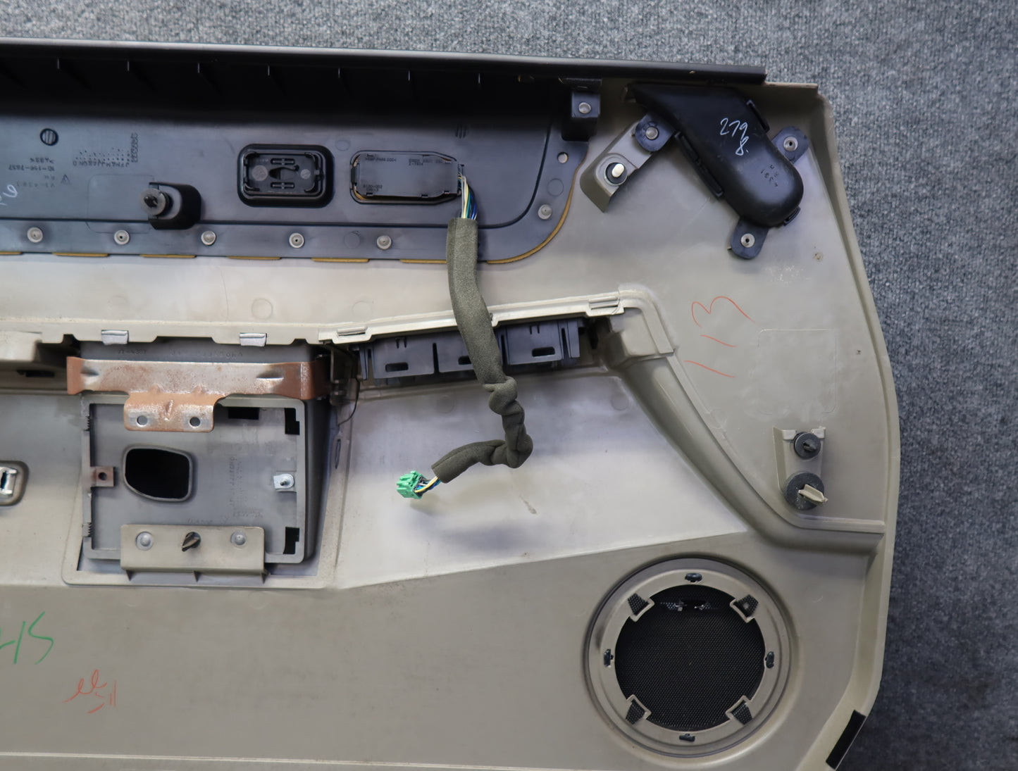 2003-2004 Hummer H2 Front Right Door Interior Trim Cover Panel Wheat