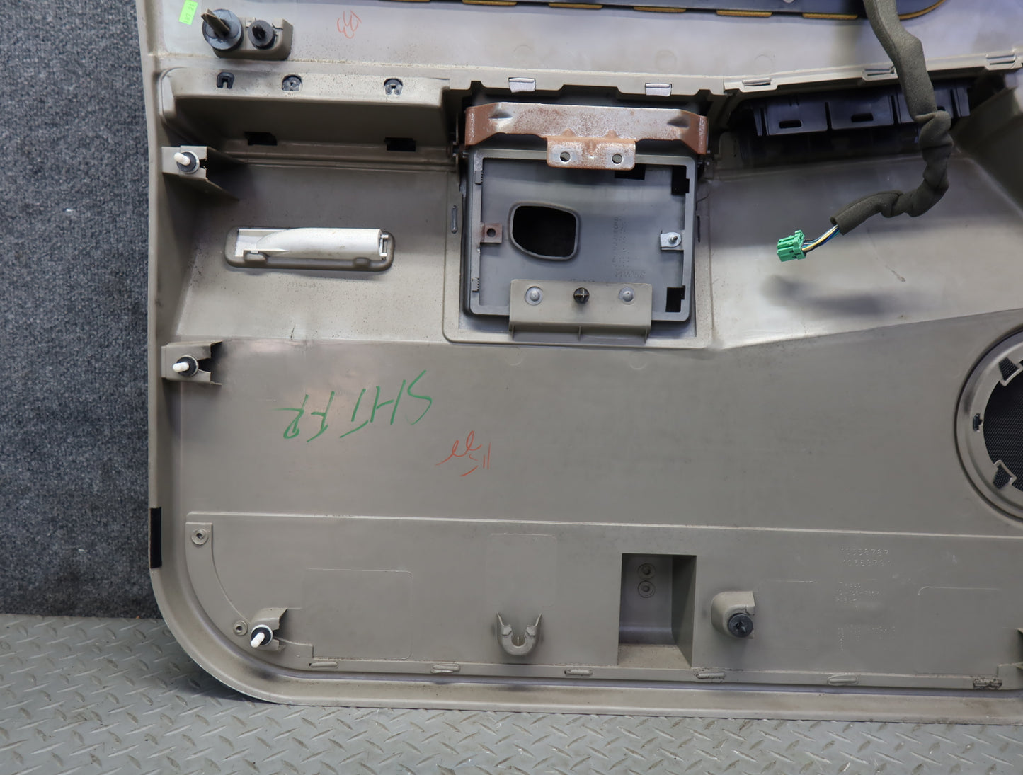2003-2004 Hummer H2 Front Right Door Interior Trim Cover Panel Wheat