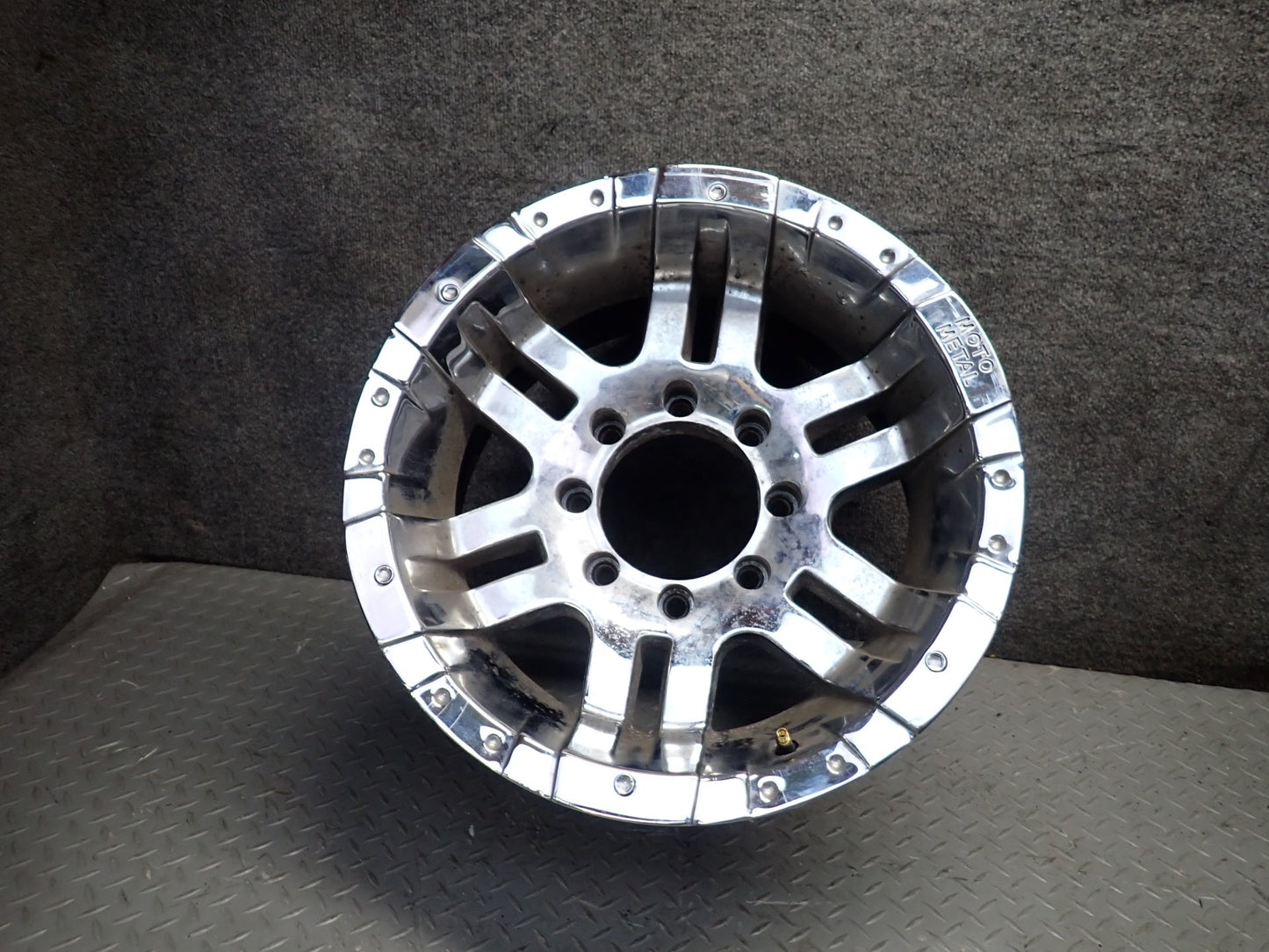 Moto Metal MO951 Chrome R17" Wheel Rim 17x9J 8x165.1 Set of 4