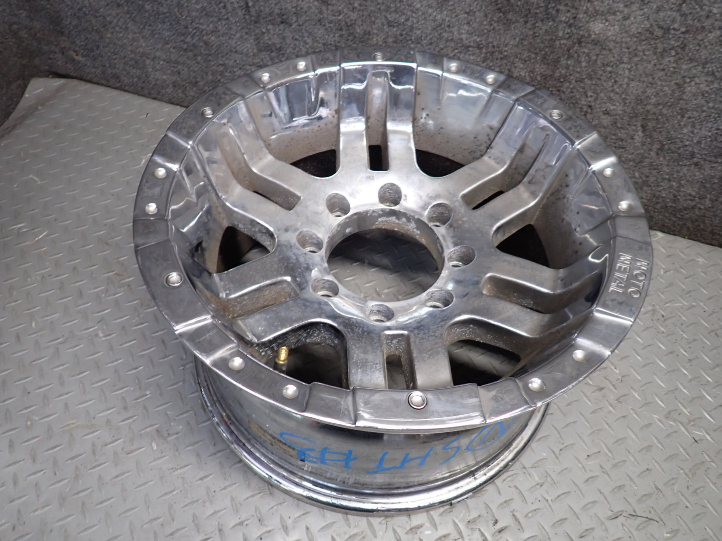 Moto Metal MO951 Chrome R17" Wheel Rim 17x9J 8x165.1 Set of 4