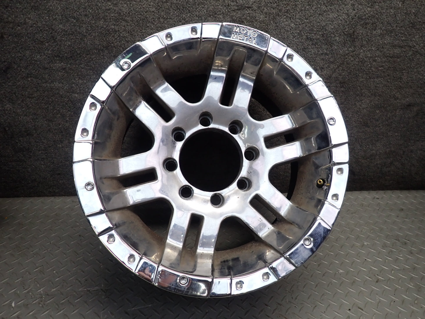 Moto Metal MO951 Chrome R17" Wheel Rim 17x9J 8x165.1 Set of 4
