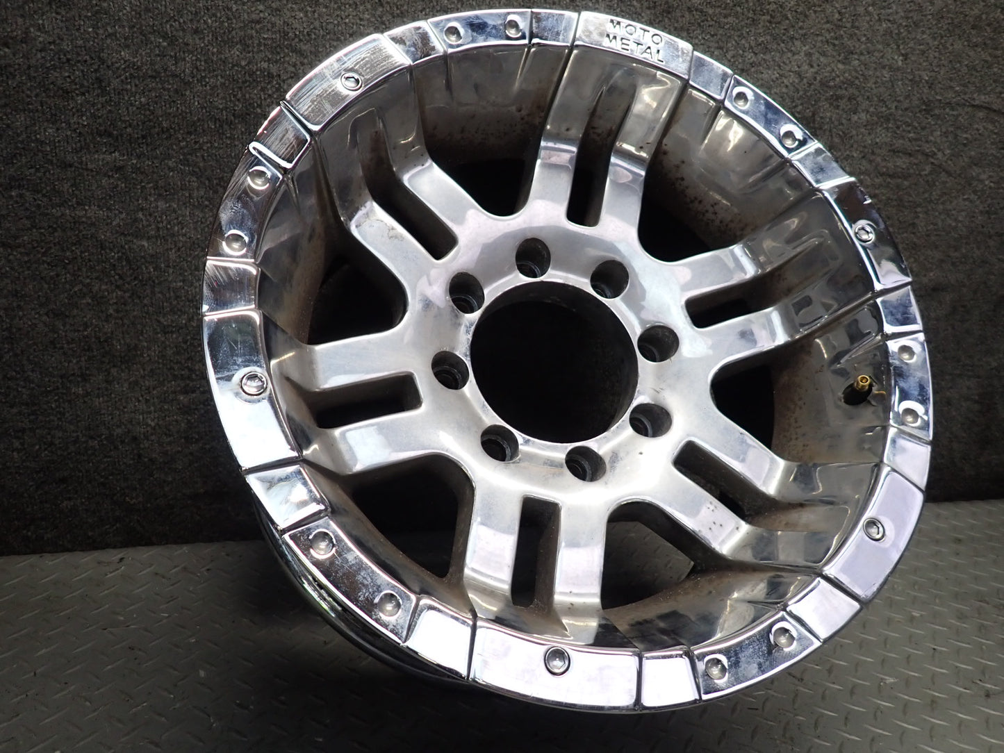 Moto Metal MO951 Chrome R17" Wheel Rim 17x9J 8x165.1 Set of 4