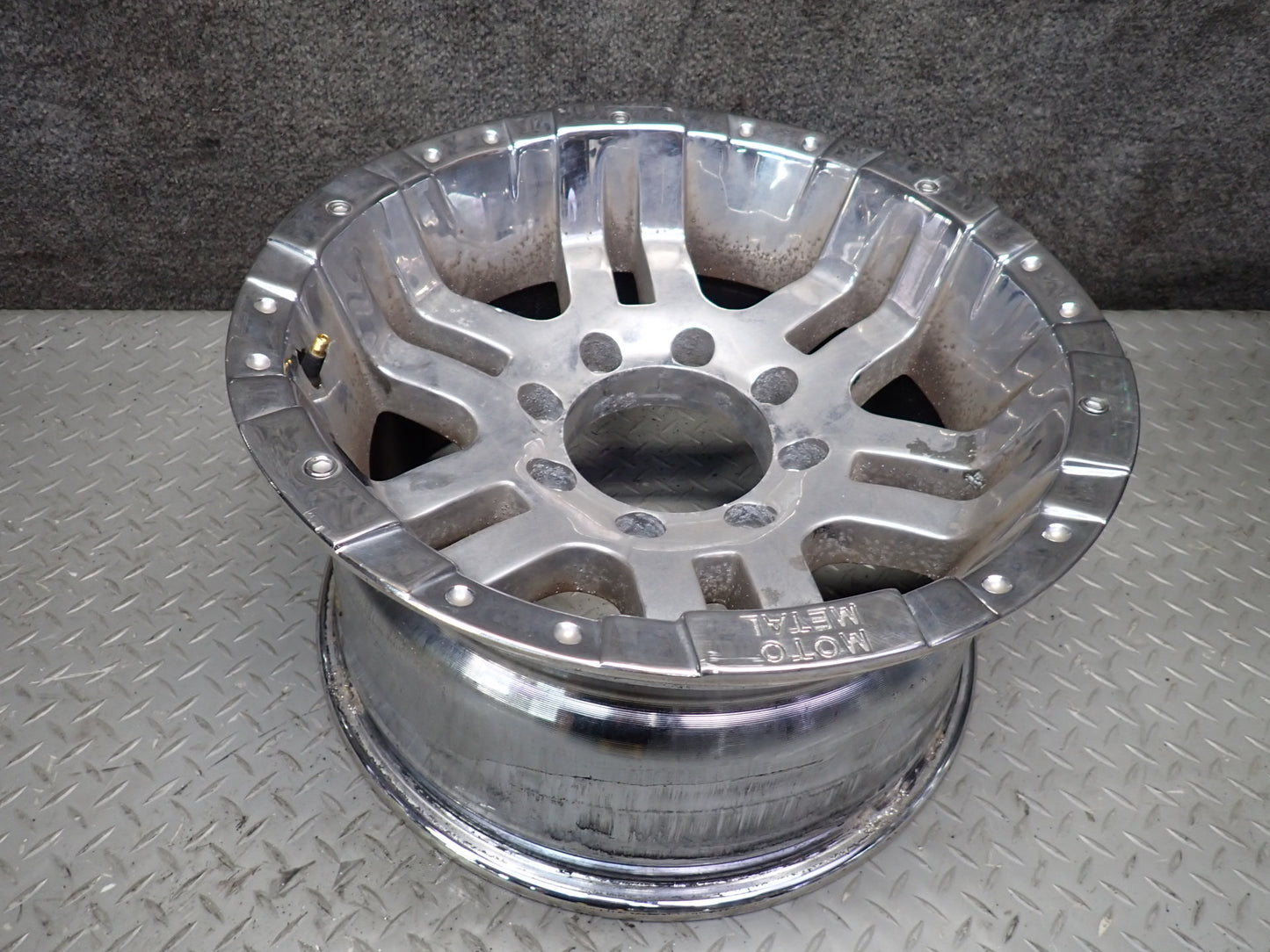 Moto Metal MO951 Chrome R17" Wheel Rim 17x9J 8x165.1 Set of 4