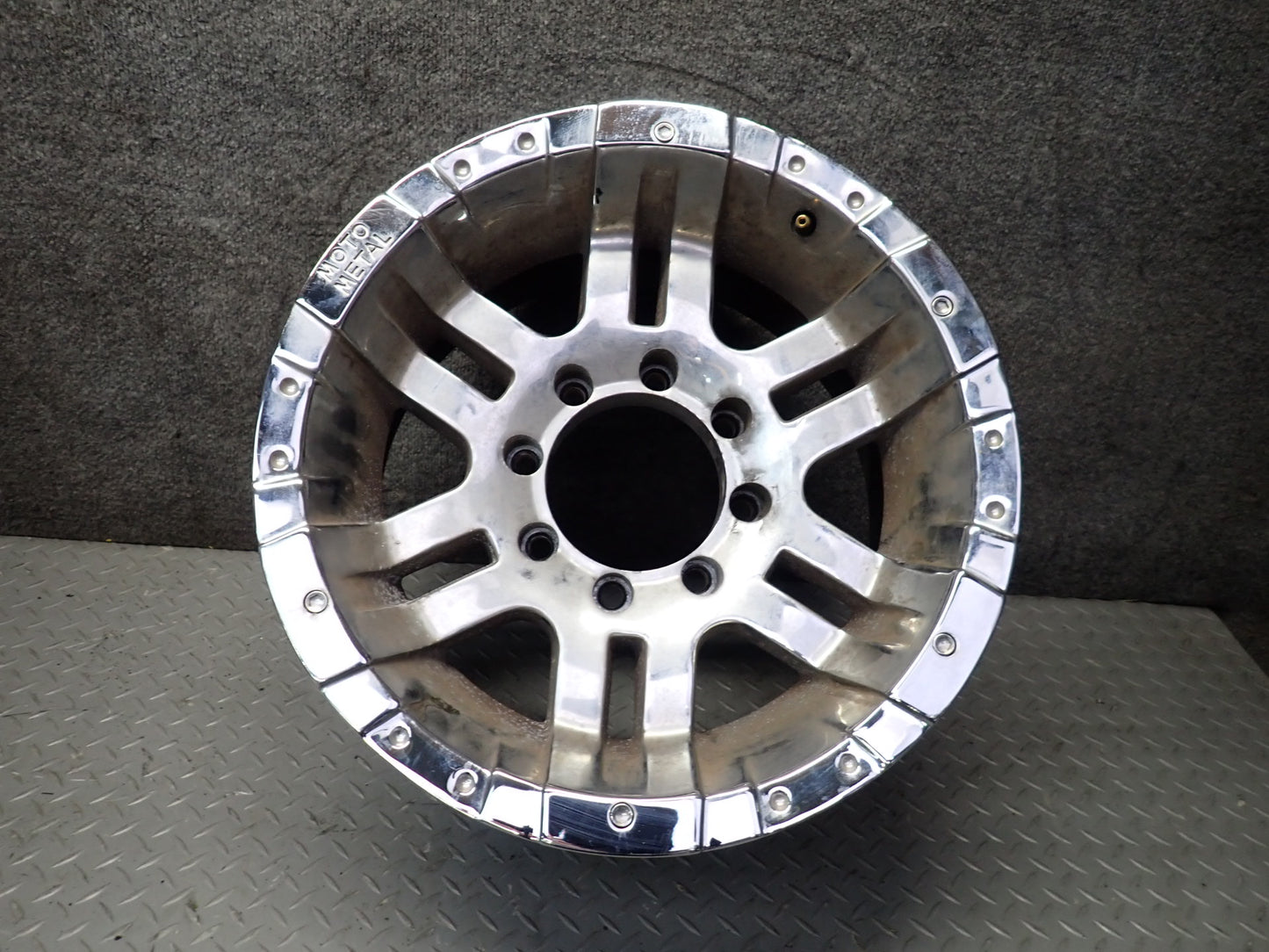 Moto Metal MO951 Chrome R17" Wheel Rim 17x9J 8x165.1 Set of 4