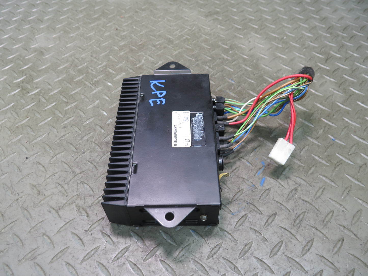 1986 Porsche 928 S Blaupunkt Quadro Booster BQB 80 Radio AMP Amplifier