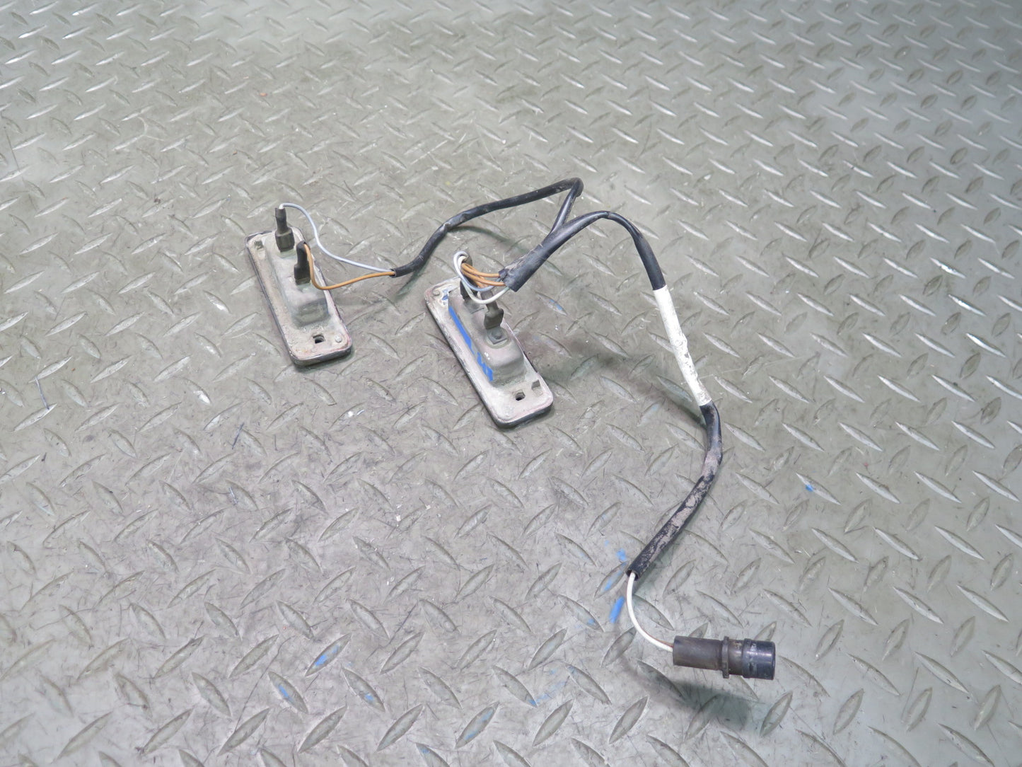 1987-1991 Porsche 928 S4 Rear Left & Right License Plate Light Lamp Set of 2