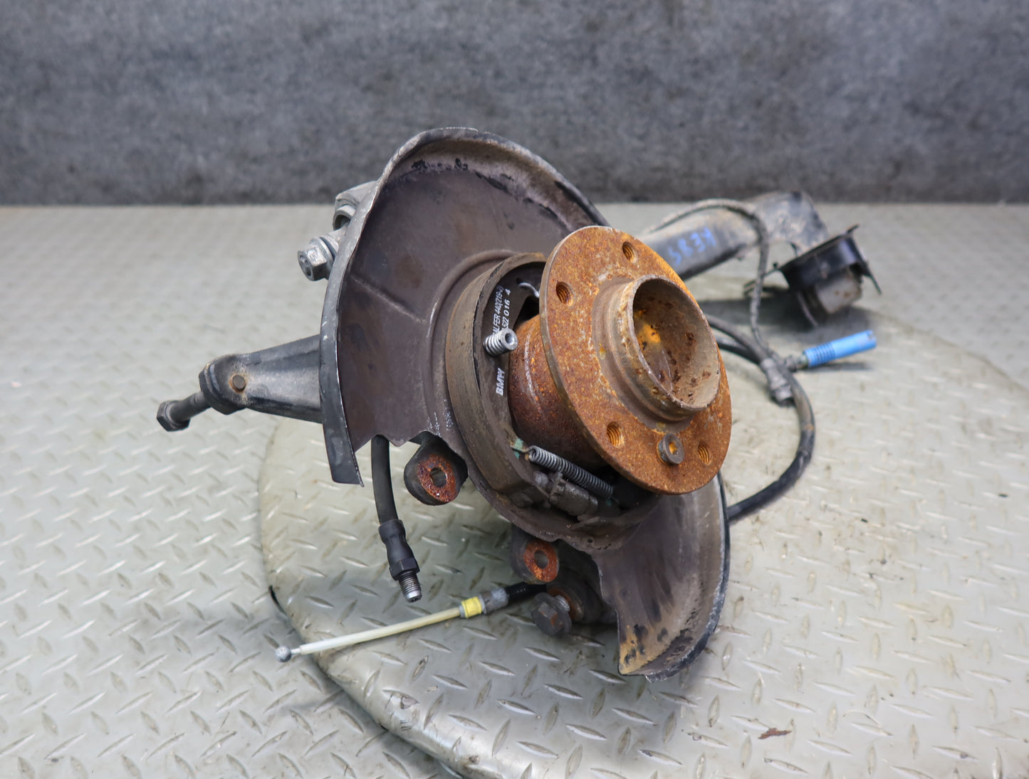 03-08 BMW E85 Z4 RWD Rear Left Spindle Knuckle Trailing Arm Hub Bearing OEM