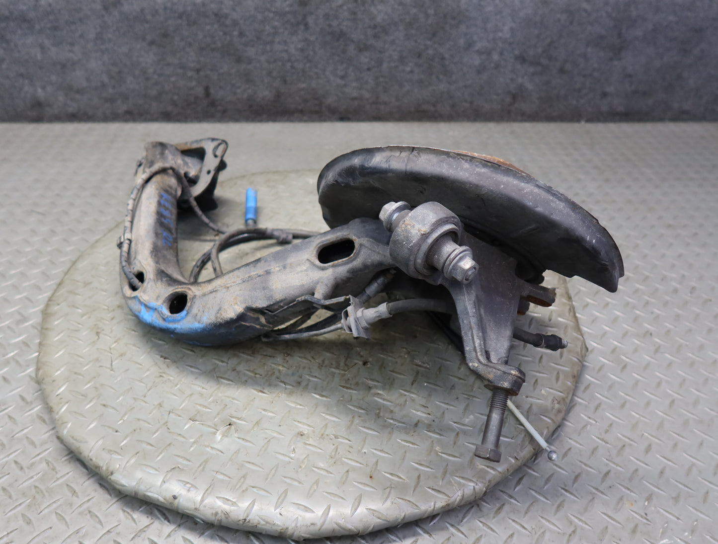 03-08 BMW E85 Z4 RWD Rear Left Spindle Knuckle Trailing Arm Hub Bearing OEM