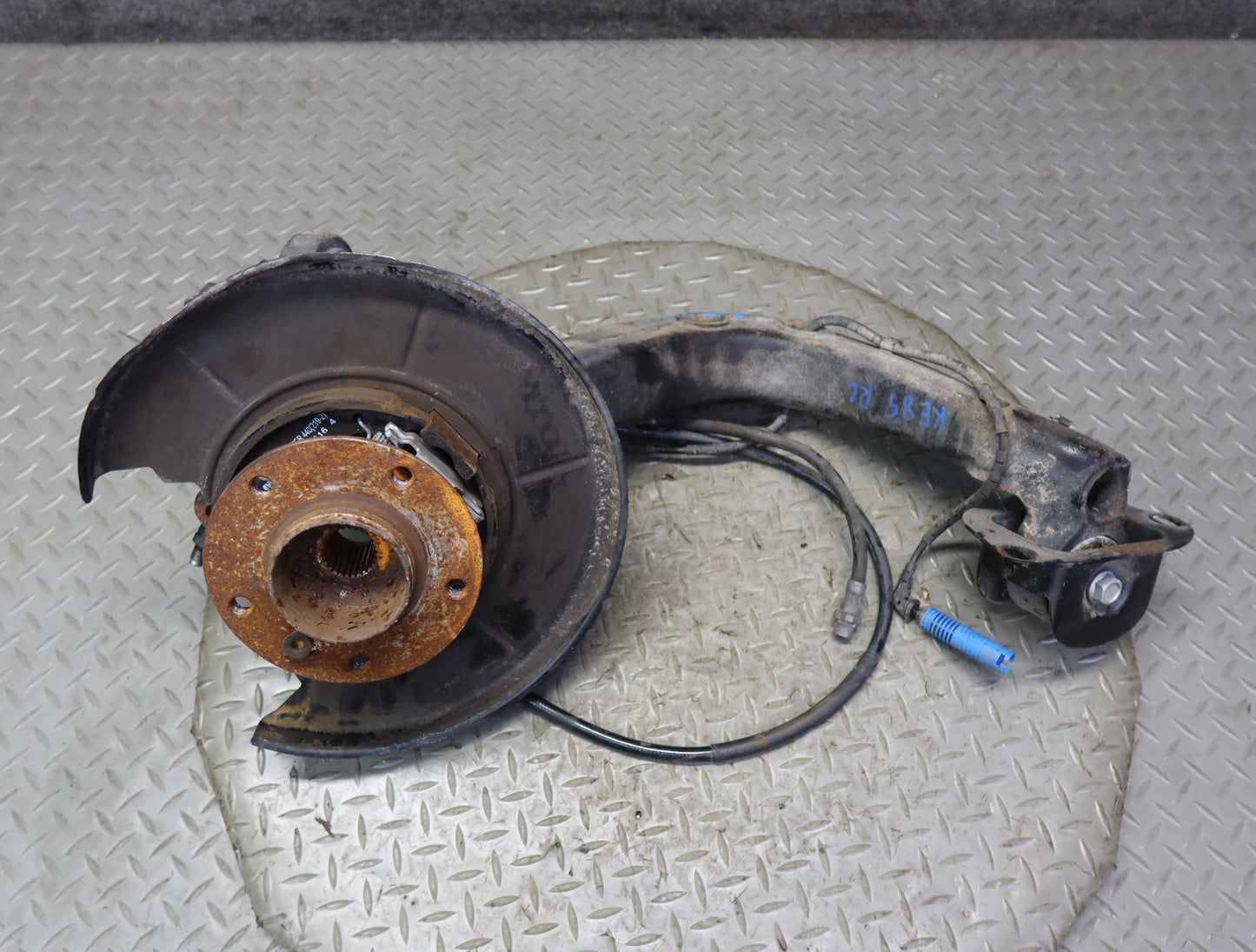 03-08 BMW E85 Z4 RWD Rear Left Spindle Knuckle Trailing Arm Hub Bearing OEM
