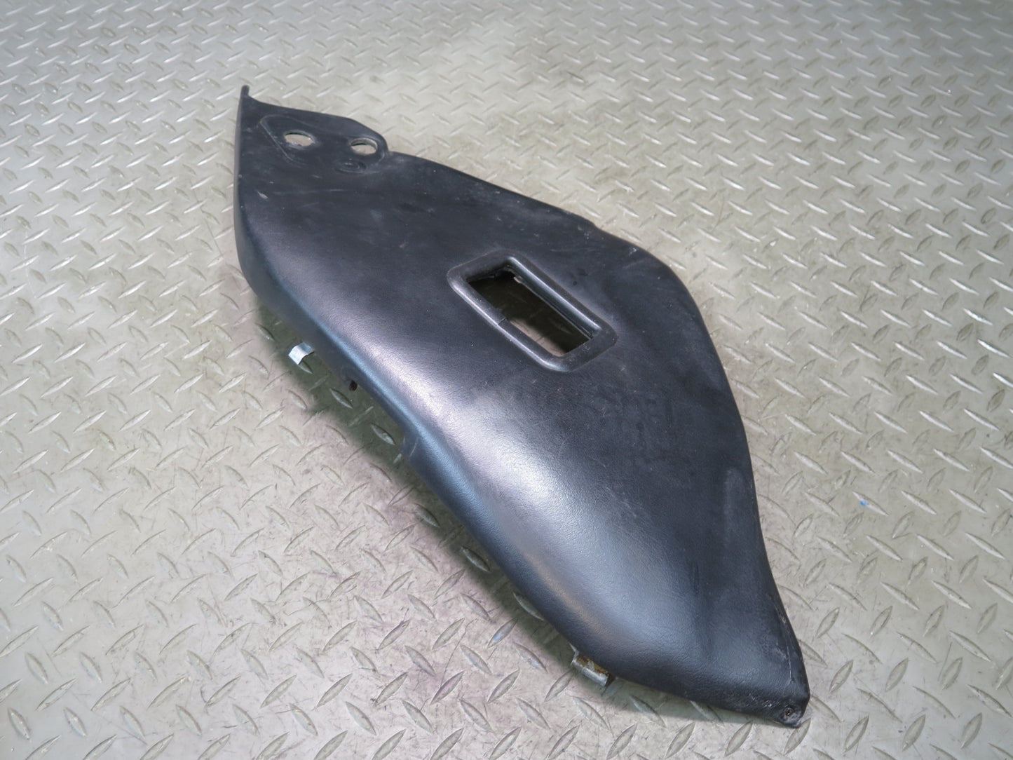 1984-1995 Porsche 928 Rear Right Seat Side Leather Trimcover Panel Pad