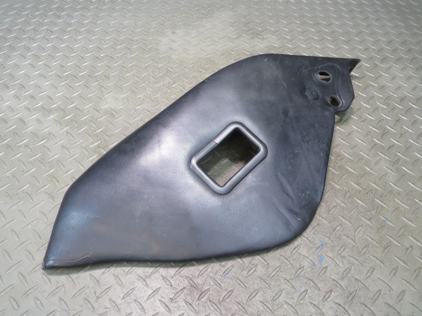1984-1995 Porsche 928 Rear Right Seat Side Leather Trimcover Panel Pad