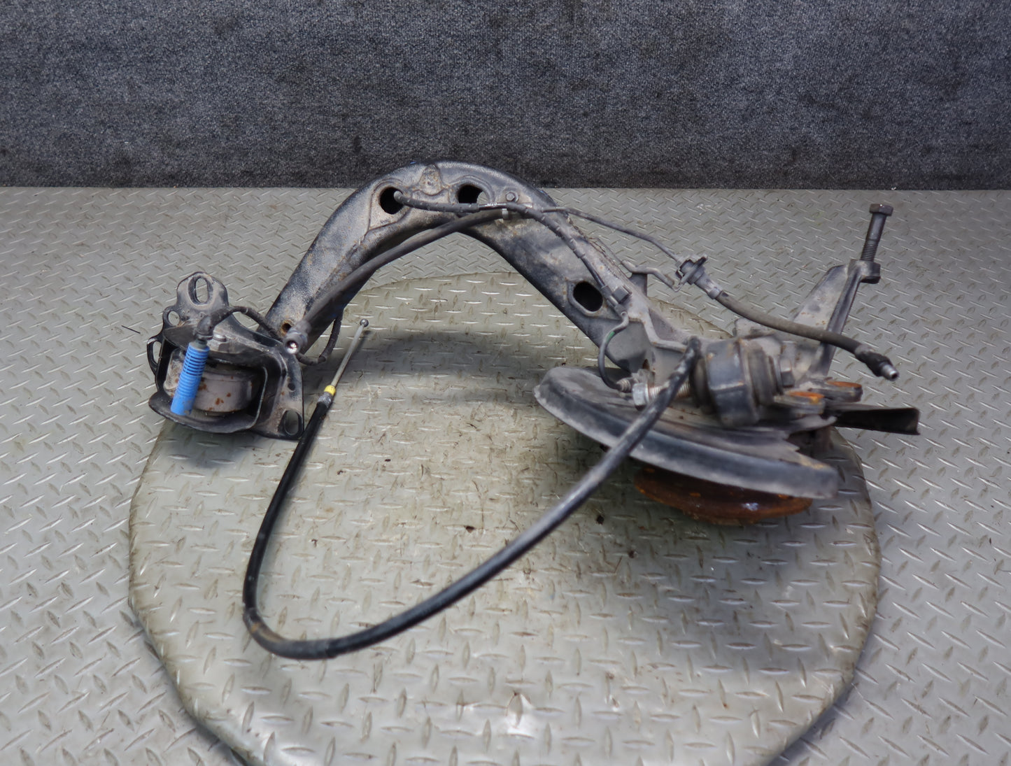 03-08 BMW E85 Z4 RWD Rear Left Spindle Knuckle Trailing Arm Hub Bearing OEM