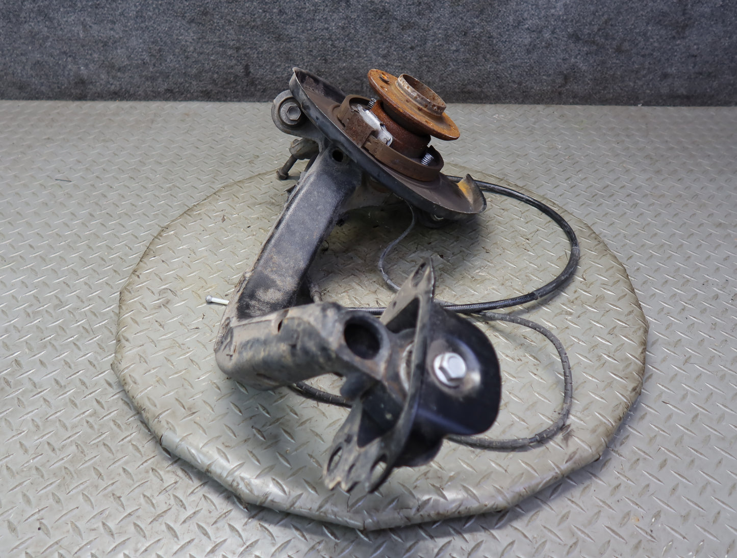 03-08 BMW E85 Z4 RWD Rear Right Spindle Knuckle Trailing Arm Hub Bearing OEM