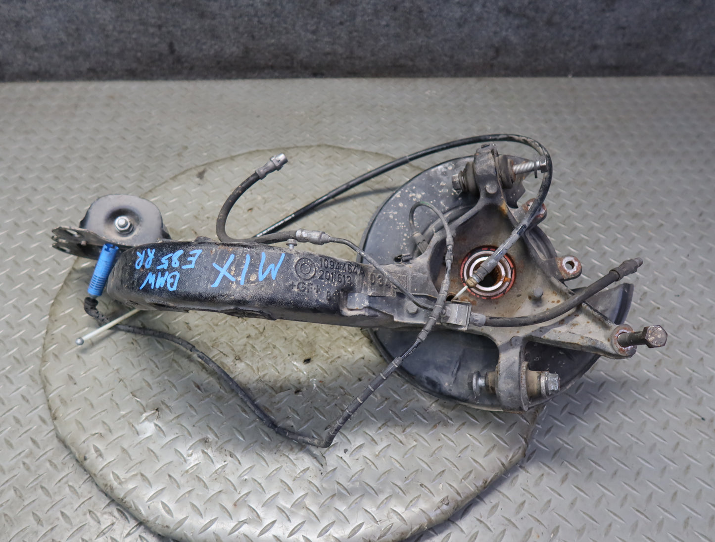 03-08 BMW E85 Z4 RWD Rear Right Spindle Knuckle Trailing Arm Hub Bearing OEM