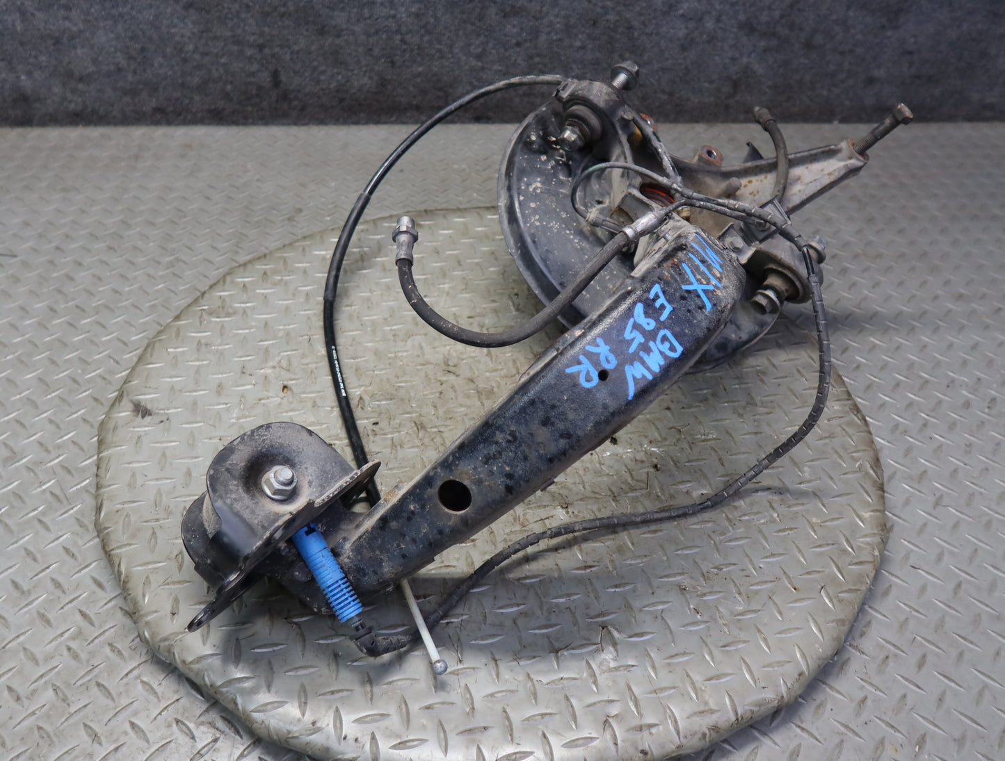 03-08 BMW E85 Z4 RWD Rear Right Spindle Knuckle Trailing Arm Hub Bearing OEM