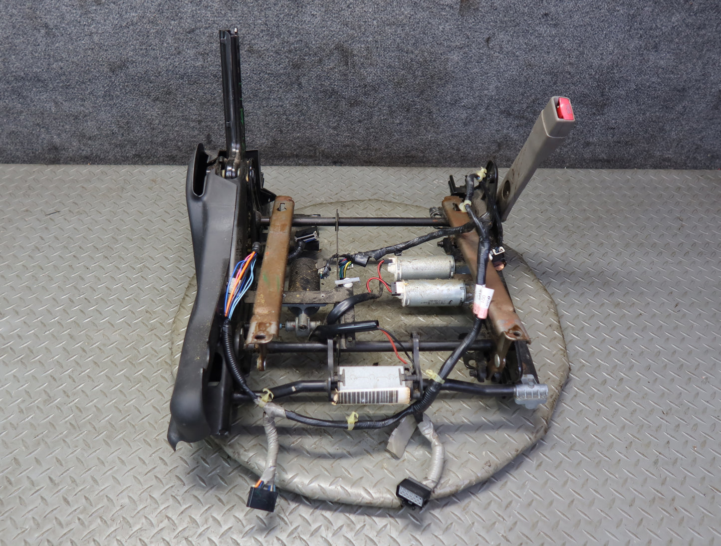 2003-2007 Hummer H2 Front Right Seat Lower Frame Track Rail w Motors