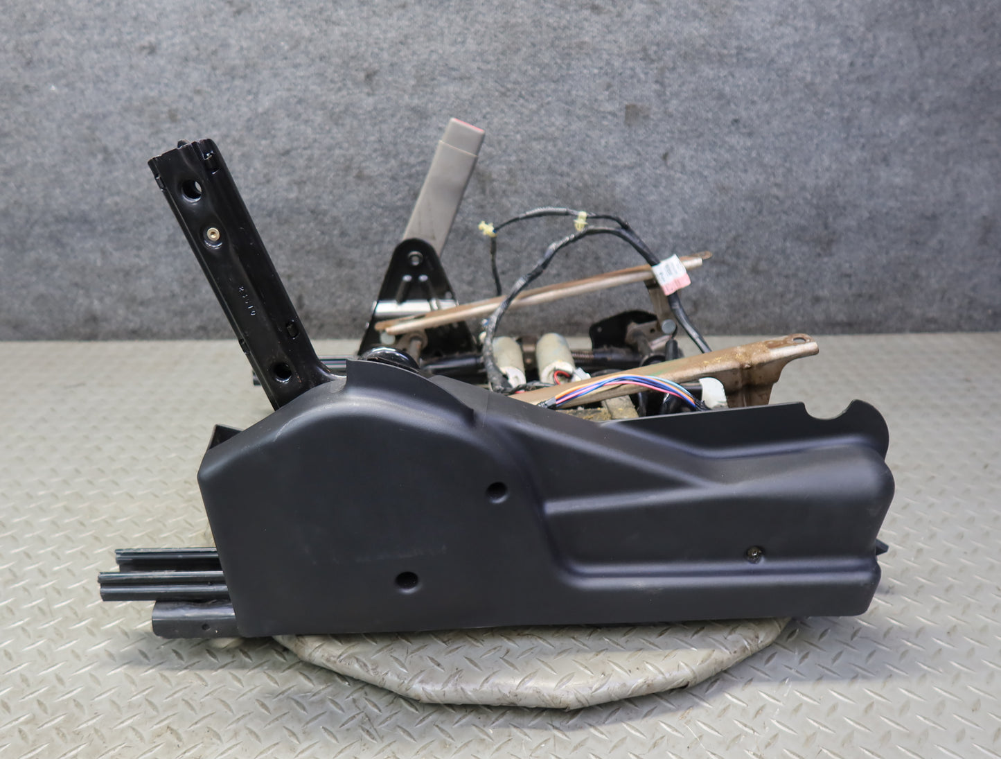 2003-2007 Hummer H2 Front Right Seat Lower Frame Track Rail w Motors