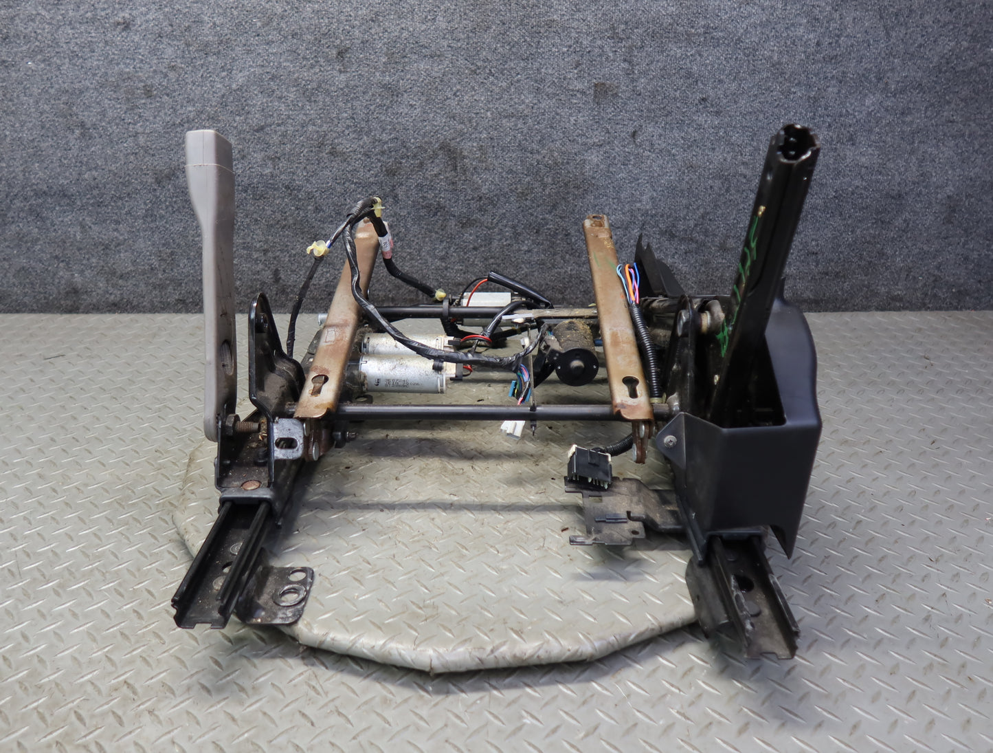 2003-2007 Hummer H2 Front Right Seat Lower Frame Track Rail w Motors