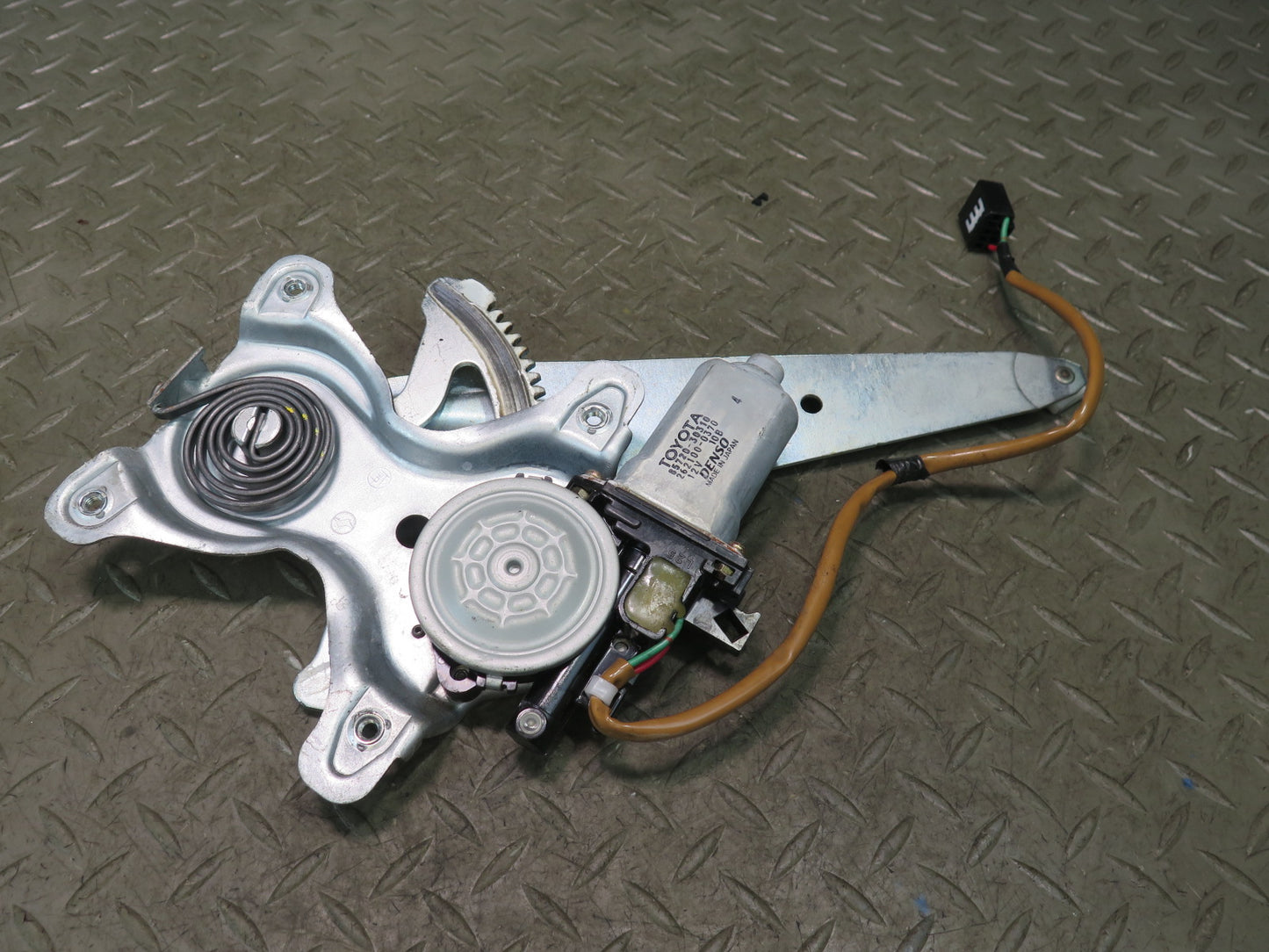 99-01 Toyota Crown JZS175 Rear Right Door Window Regulator w Motor OEM