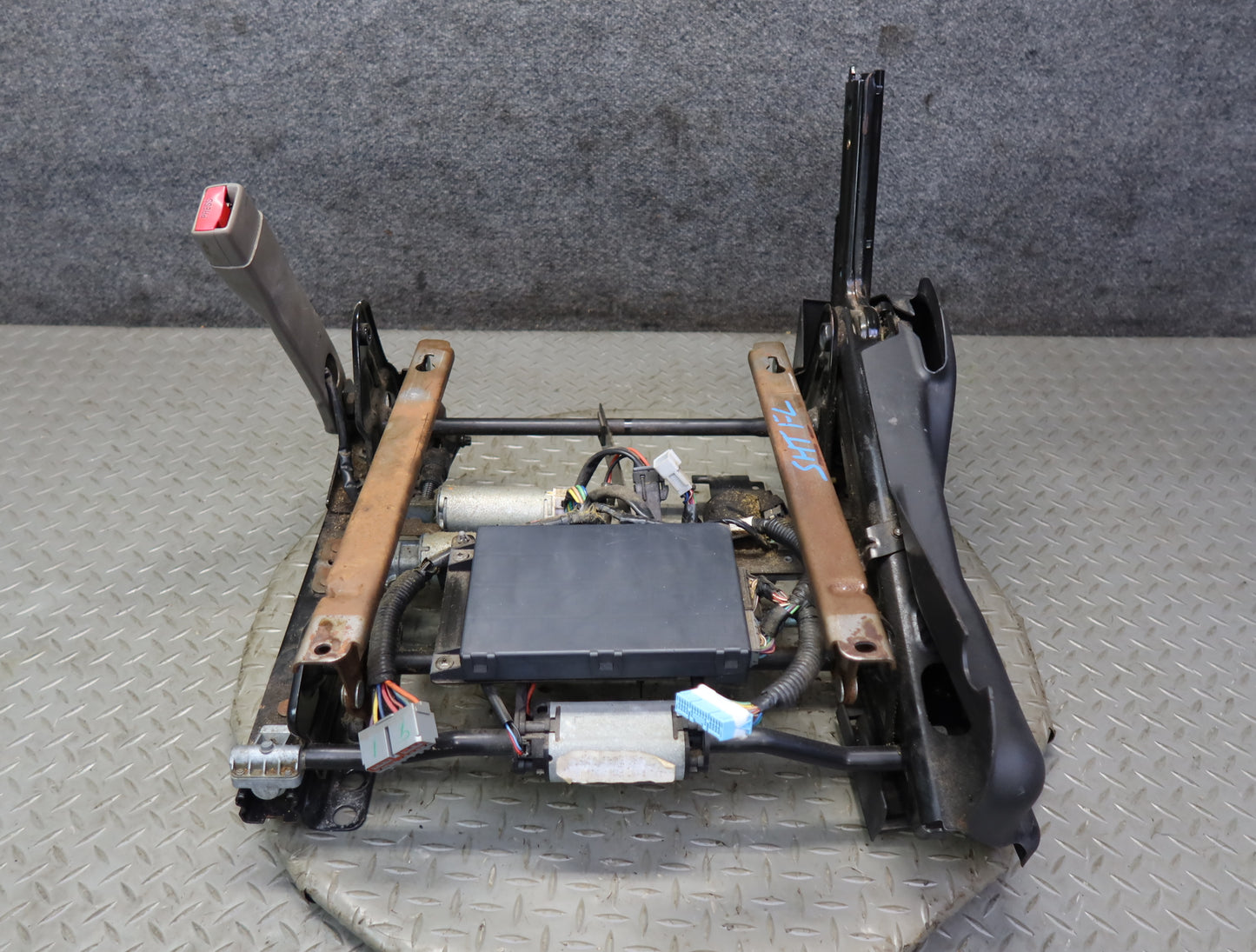 2003-2007 Hummer H2 Front Left Seat Lower Frame Track Rail w Motors