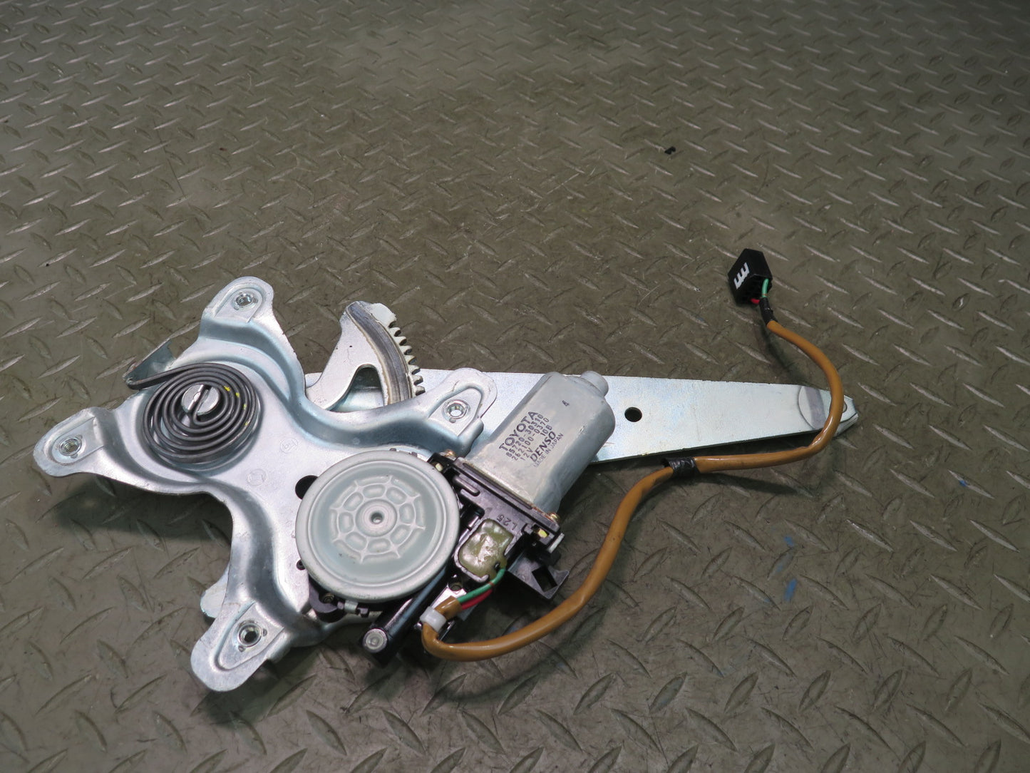 99-01 Toyota Crown JZS175 Rear Right Door Window Regulator w Motor OEM