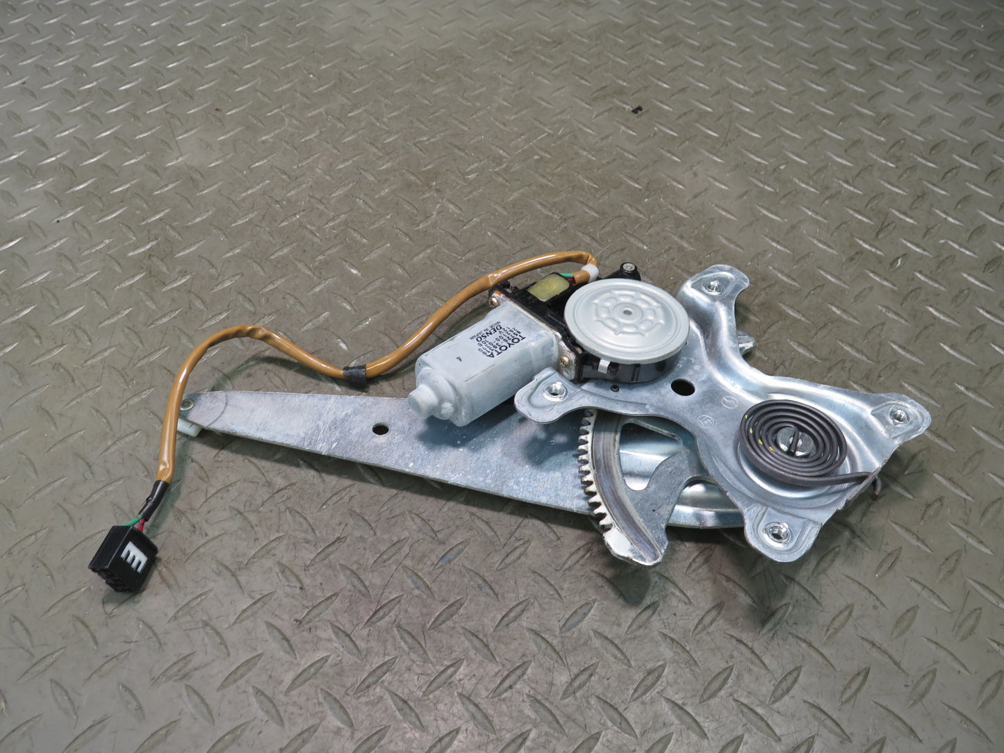 99-01 Toyota Crown JZS175 Rear Right Door Window Regulator w Motor OEM
