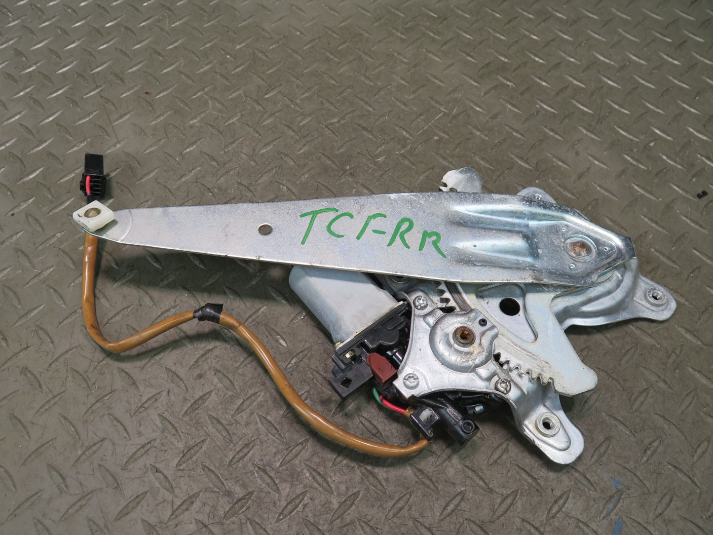 99-01 Toyota Crown JZS175 Rear Right Door Window Regulator w Motor OEM