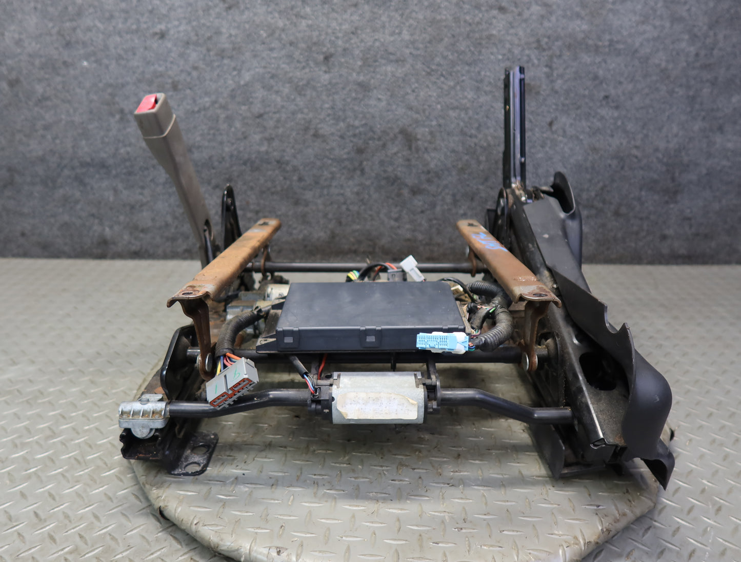 2003-2007 Hummer H2 Front Left Seat Lower Frame Track Rail w Motors