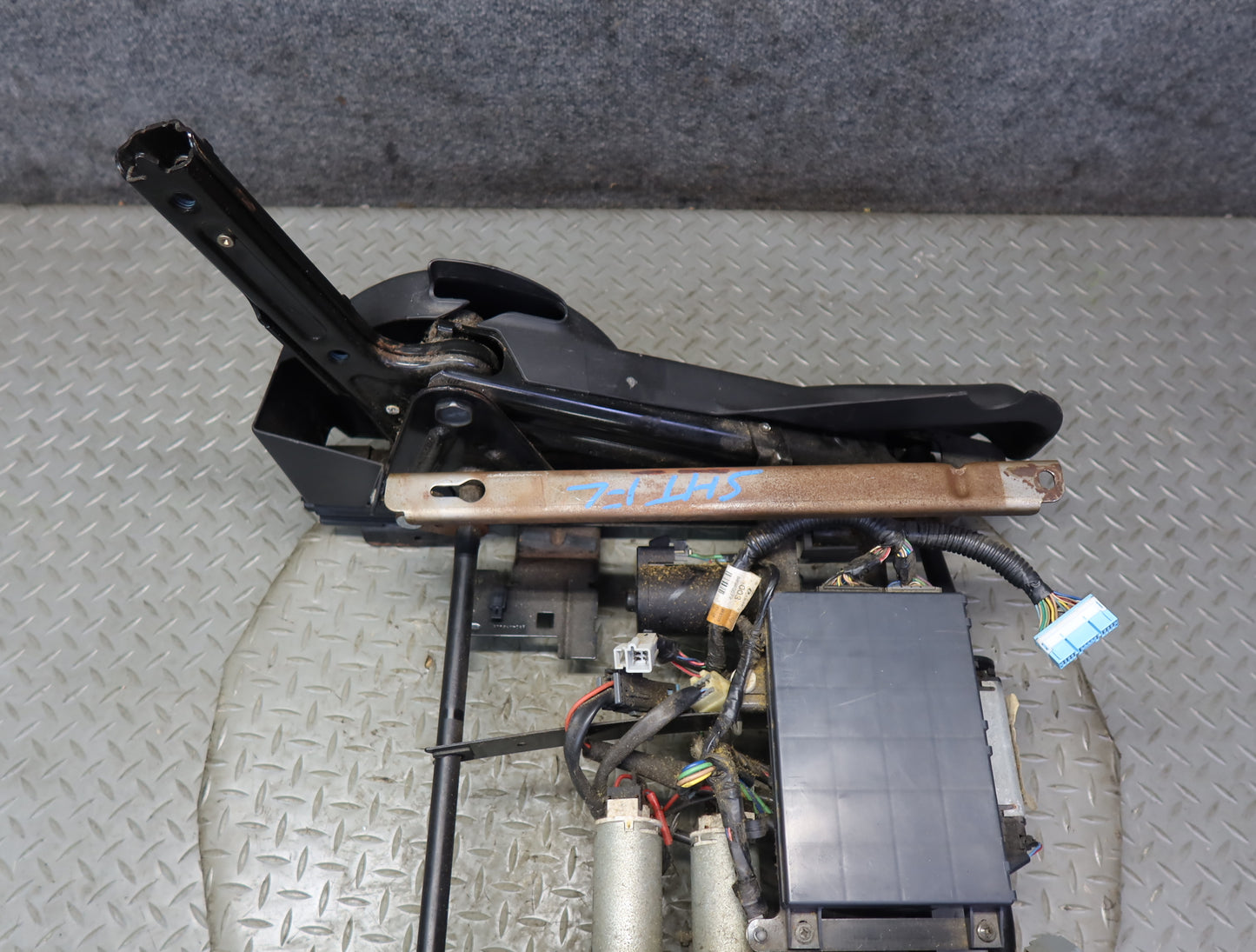 2003-2007 Hummer H2 Front Left Seat Lower Frame Track Rail w Motors