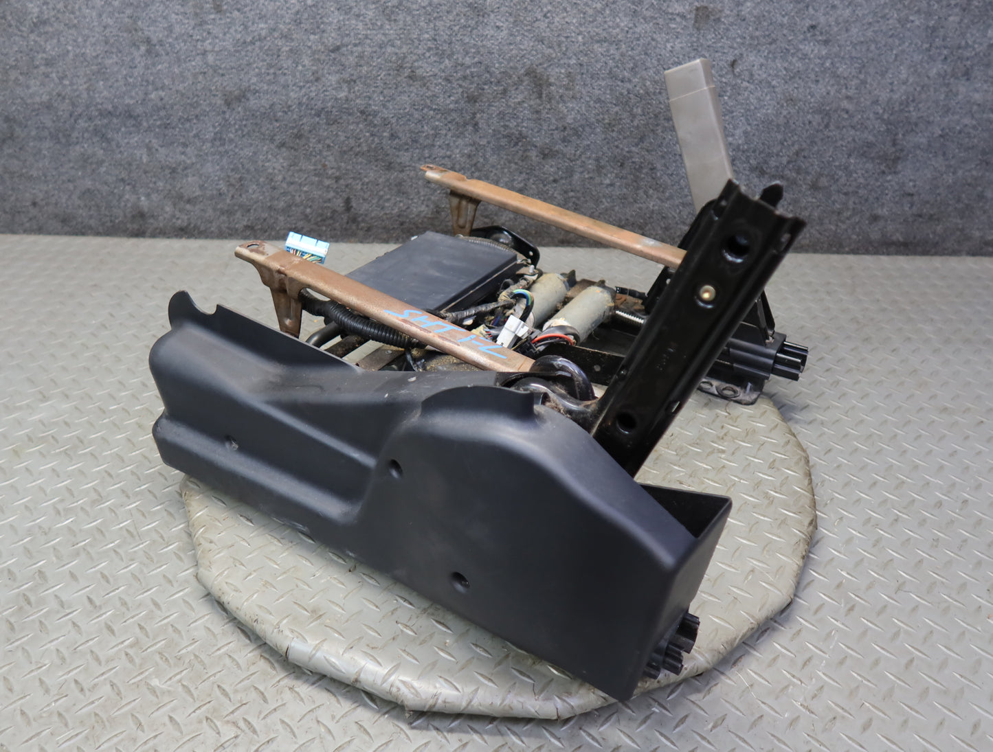 2003-2007 Hummer H2 Front Left Seat Lower Frame Track Rail w Motors