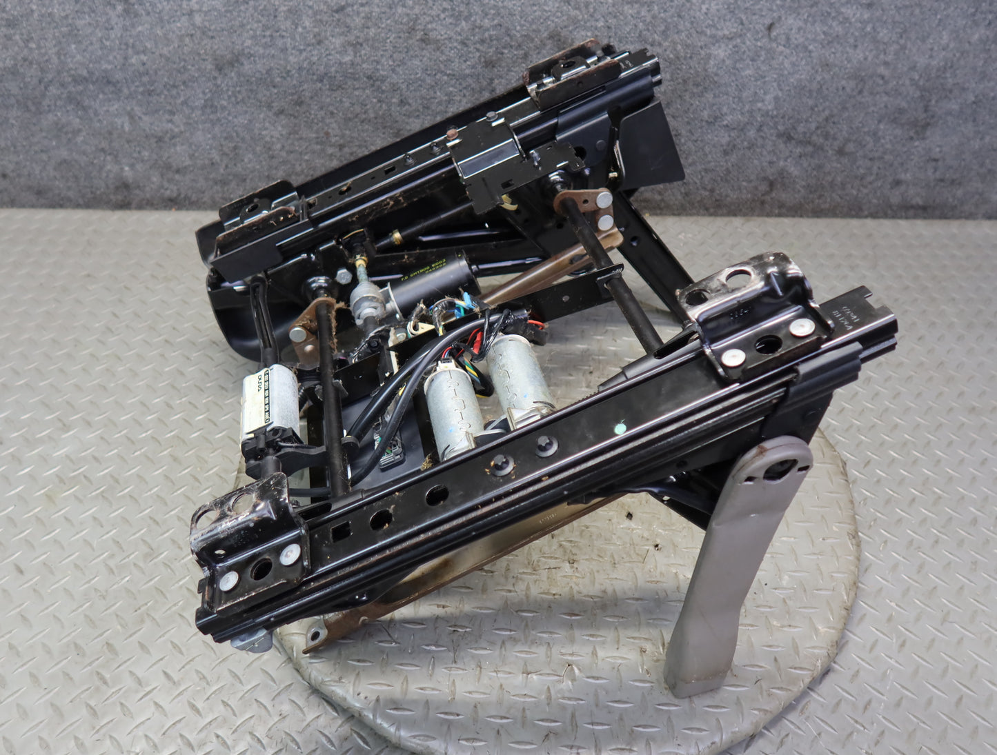 2003-2007 Hummer H2 Front Left Seat Lower Frame Track Rail w Motors