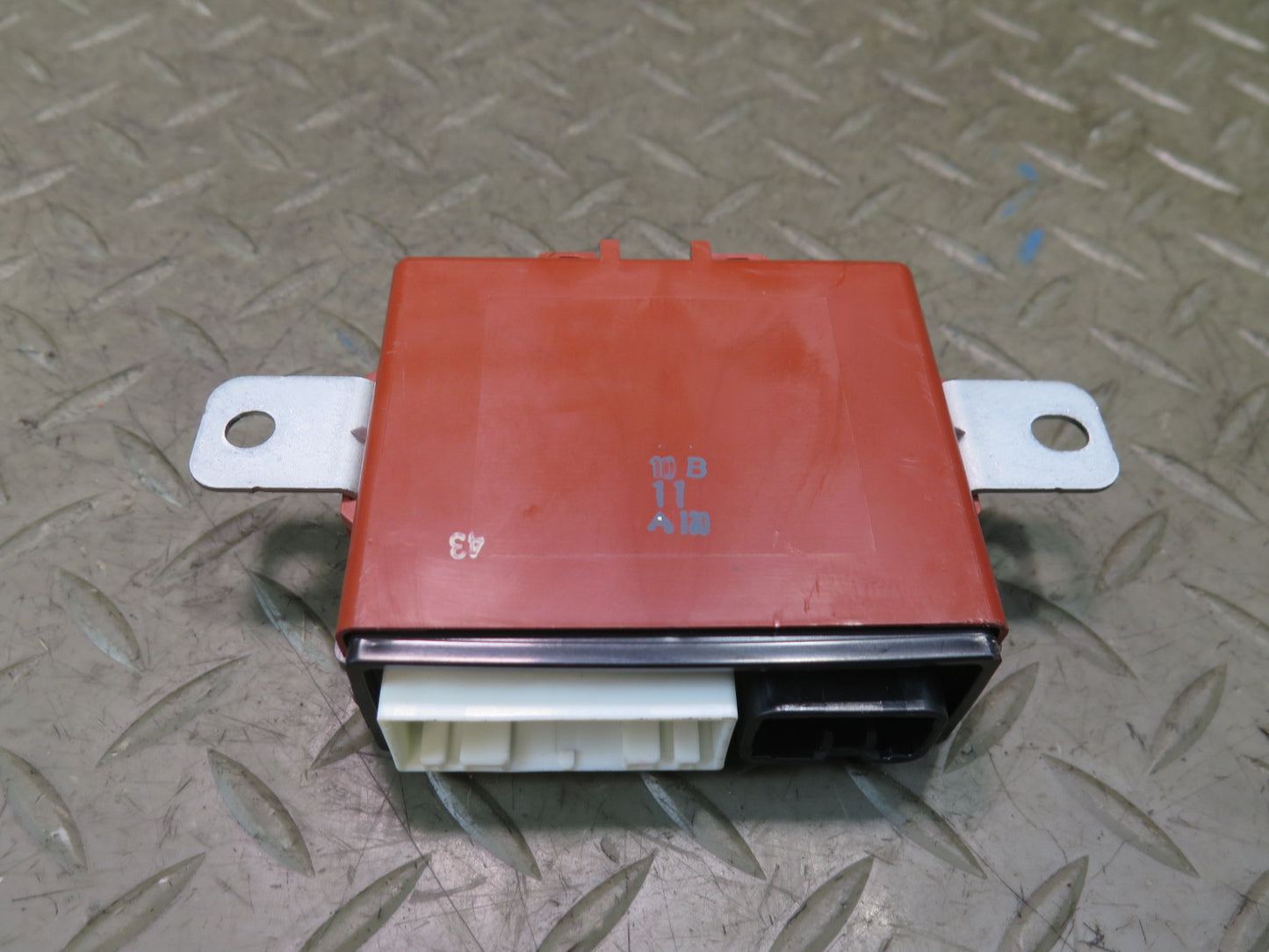 99-01 Toyota Crown JZS175 Rear Left or Right Door Control Module 89224-30020 OEM