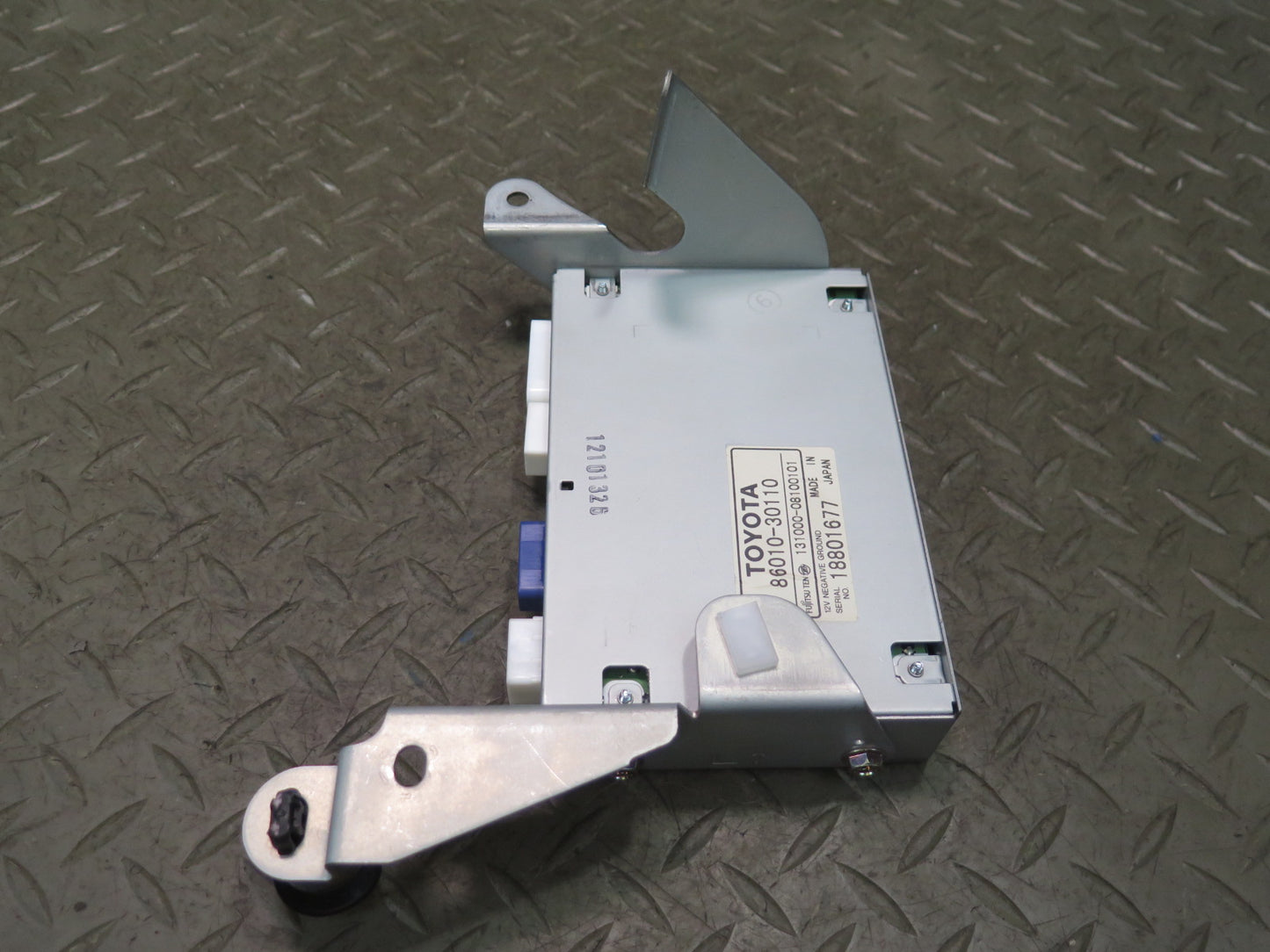 99-01 Toyota Crown JZS175 TV Tuner Assembly 86010-30110 OEM