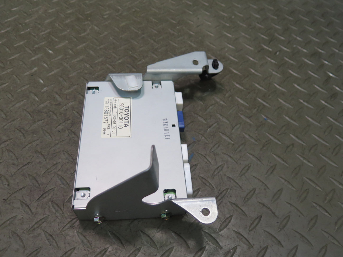 99-01 Toyota Crown JZS175 TV Tuner Assembly 86010-30110 OEM