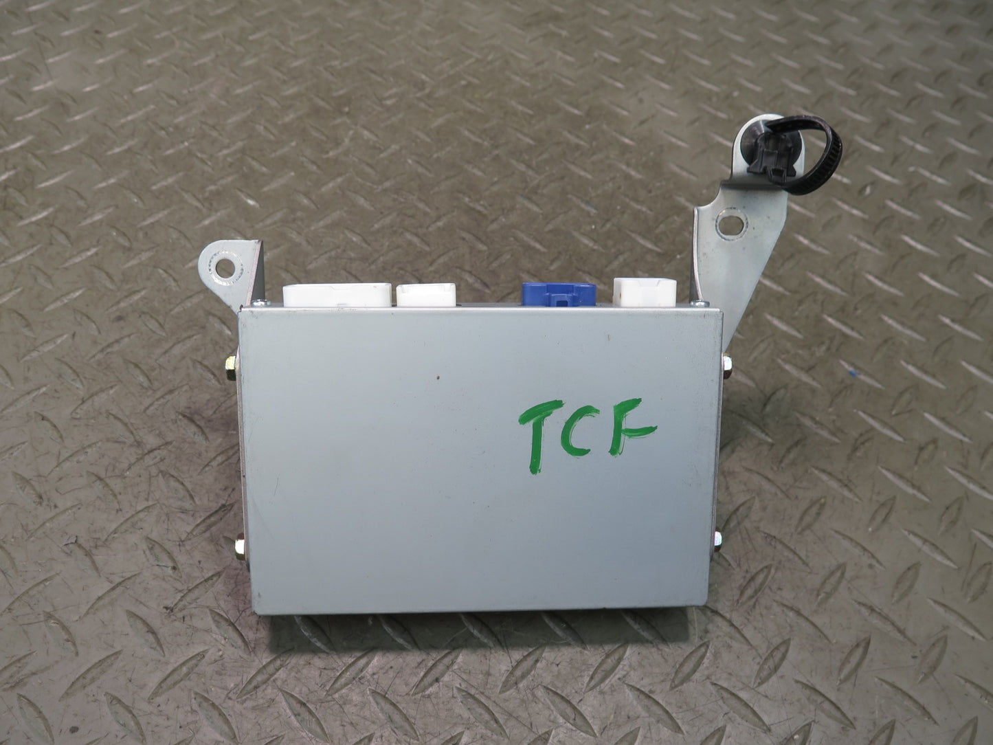 99-01 Toyota Crown JZS175 TV Tuner Assembly 86010-30110 OEM