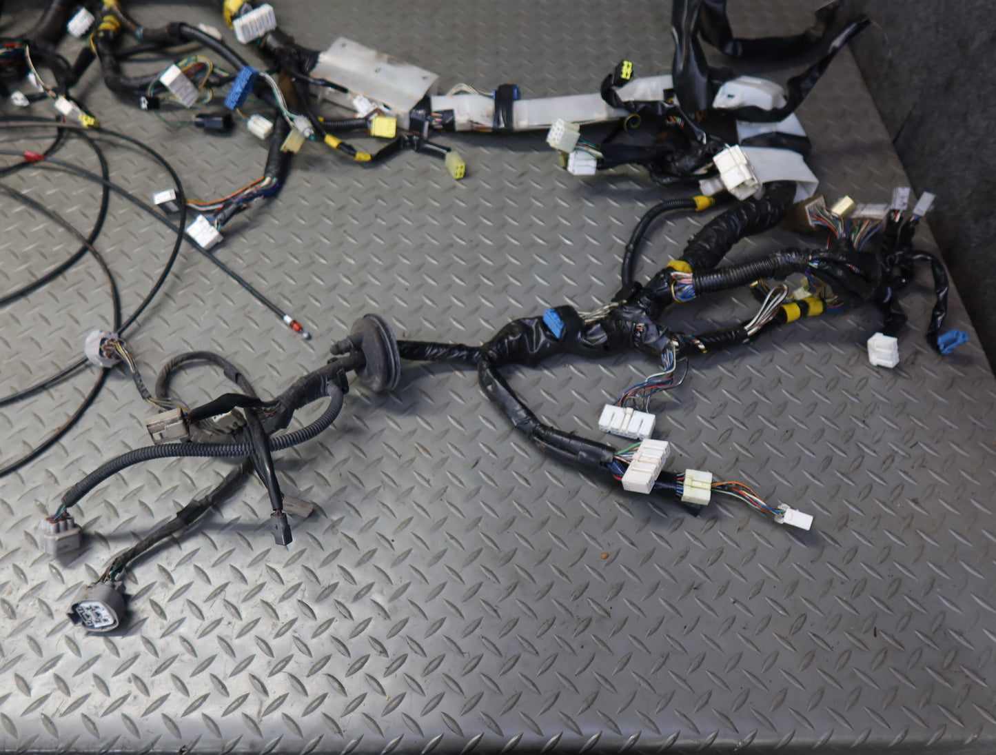 1996-1997 Lexus FZJ80L LX450 Dashboard Dash Wire Wiring Harness 82131-6B091