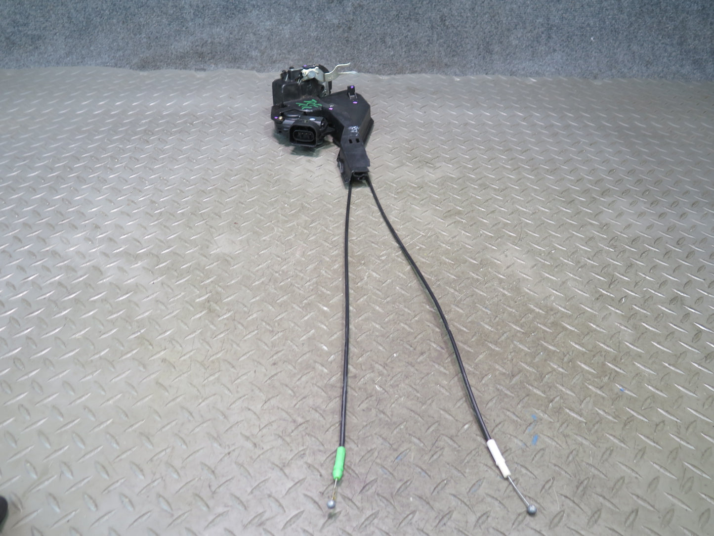 99-01 Toyota Crown JZS175 Rear Right Door Lock Latch Actuator OEM