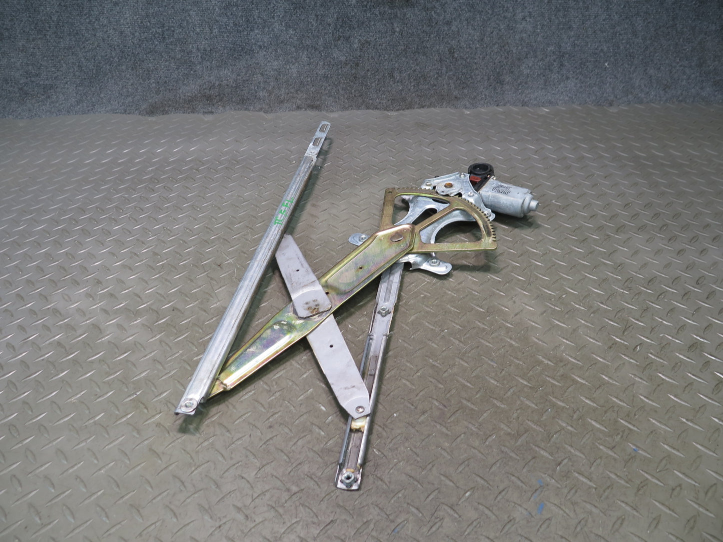 99-01 Toyota Crown JZS175 Front Left Door Window Regulator w Motor OEM