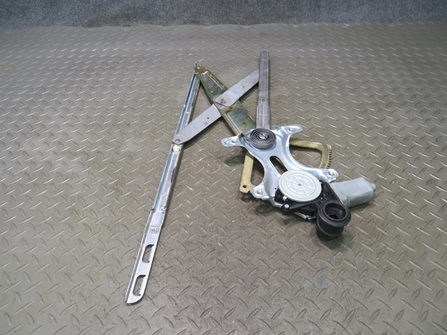 99-01 Toyota Crown JZS175 Front Left Door Window Regulator w Motor OEM
