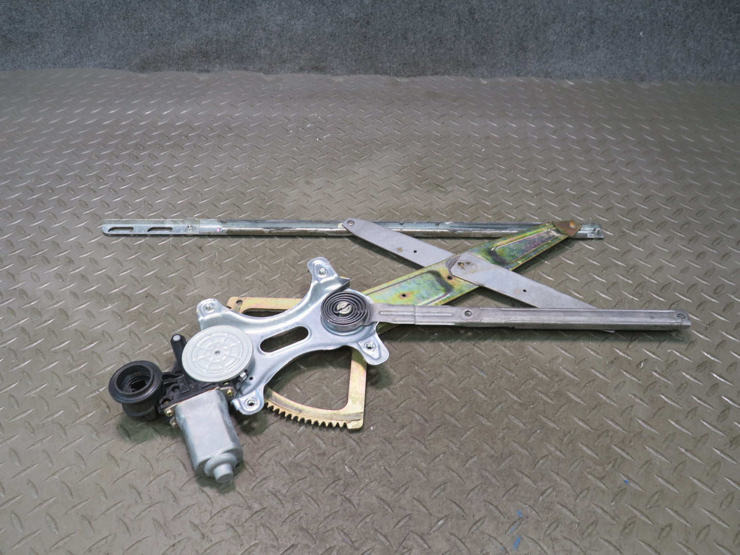 99-01 Toyota Crown JZS175 Front Left Door Window Regulator w Motor OEM