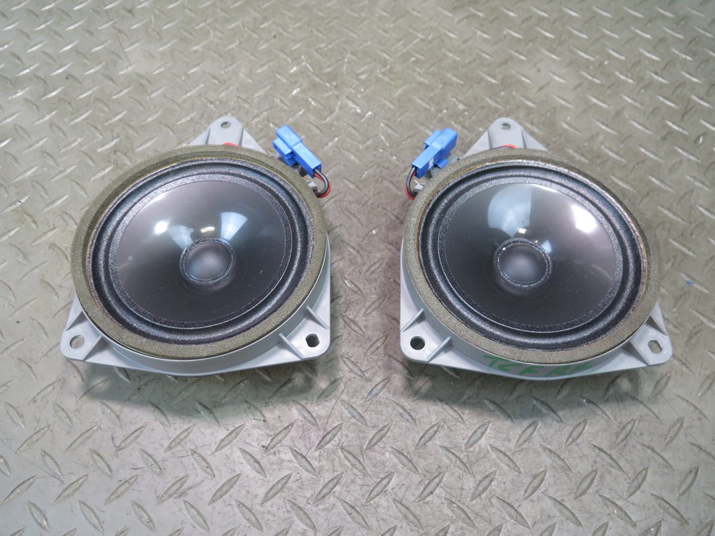 99-01 Toyota Crown JZS175 Set of 2 Rear Right & Left Door Speaker OEM