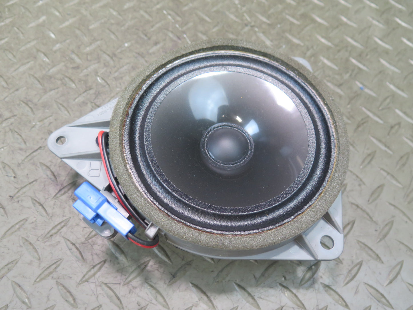 99-01 Toyota Crown JZS175 Set of 2 Rear Right & Left Door Speaker OEM