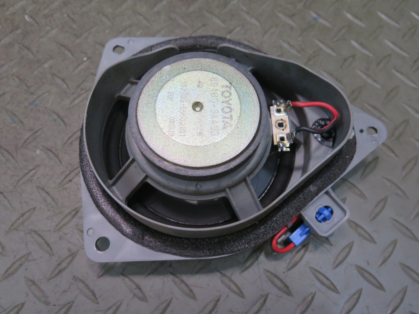 99-01 Toyota Crown JZS175 Set of 2 Rear Right & Left Door Speaker OEM